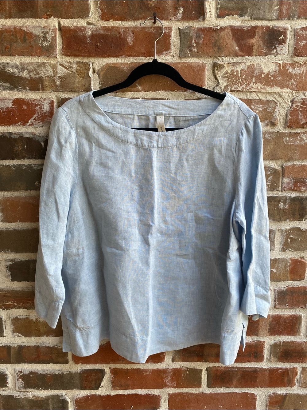 Studio 412 pale blue linen boatneck 3/4 sleeve popover top